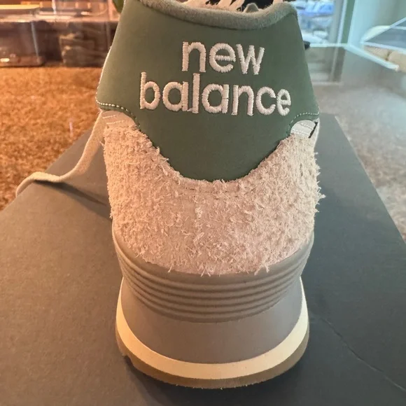 New Balance Unisex 574 Green and Cream Sneakers - Picture 5 of 7